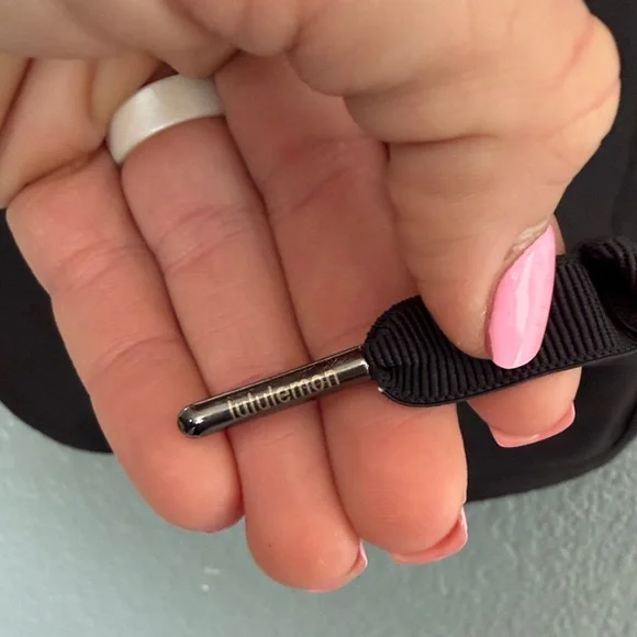 Women's Black Lululemon Athletica Shorts size 6 - Picture 4 of 11